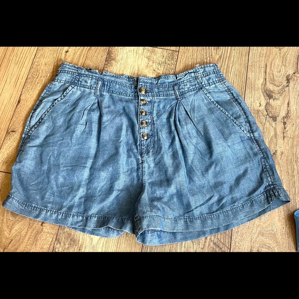 NWOT AMERICAN EAGLE PAPERBAG FLOWY SHORTS